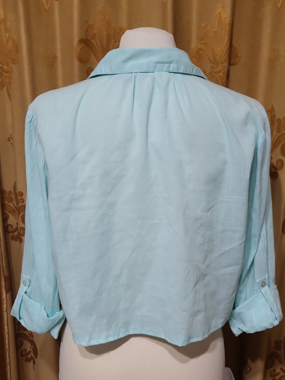 Custom Cropped Button Down - Picture 4 of 8